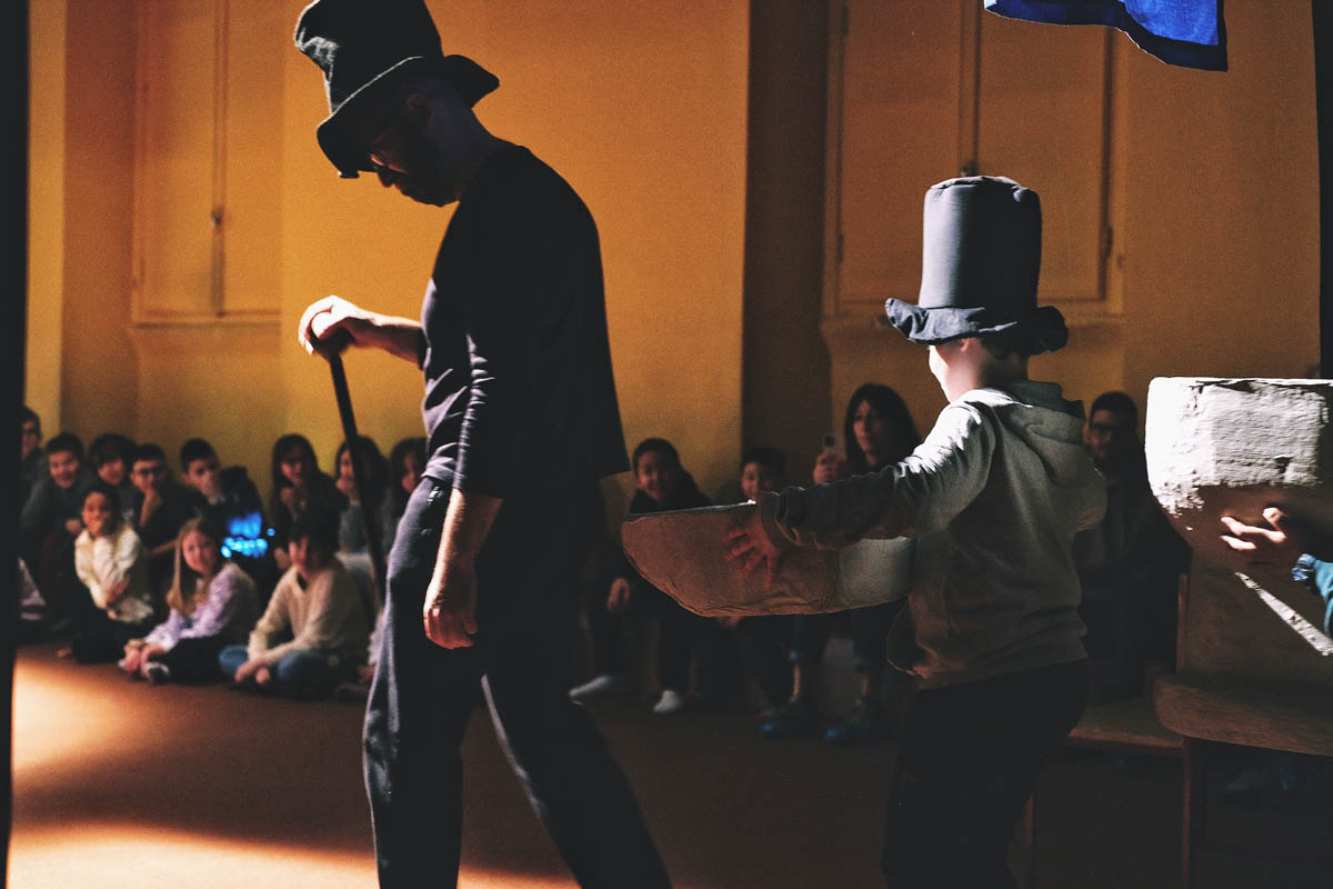 trebbo-teatro-bambini-scuole-famiglie-milano-630_0002_Livello 19